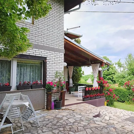 Apartment Kosmaj Dan Belgrade, Sopot Belgrad